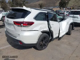 2019 Toyota Highlander SE with VIN 5TDKZRFHXKS308146, listed as a IAAI auction lot 41556837 with 52,555 mi miles. Bid and sale history available at carsss.com. Image 4.