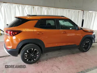2022 Chevrolet TrailBlazer LT with VIN KL79MRSL7NB038700, listed as a Copart auction lot 59368614 with 34,463 mi miles and Salvage Title. Bid and sale history available at DreamBid. Image 3.