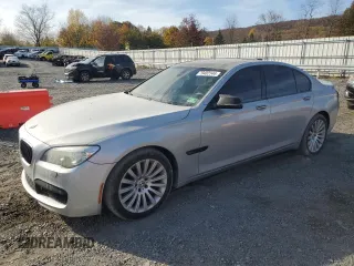 2013 BMW 7 Series 750i xDrive z VIN WBAYB6C53DD223796, wystawiony jako Copart lot #79402144 z przebiegiem 144 125 mil mil oraz Czysty tytuł • Clean title. Historia ofert i sprzedaży dostępna na DreamBid. Obrazek 1.