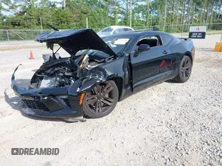 2018 Chevrolet Camaro 1SS z VIN 1G1FF1R7XJ0102124, wystawiony jako IAAI lot #42292031 z przebiegiem 117 098 mil mil oraz . Historia ofert i sprzedaży dostępna na DreamBid. Obrazek 2.