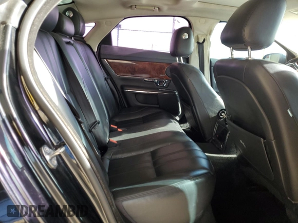 2014 Jaguar XJ with VIN SAJWA1CZ2E8V69885, listed as a Copart auction lot 53163105 with 117,793 mi miles and Clean Title. Bid and sale history available at DreamBid. Image 10.