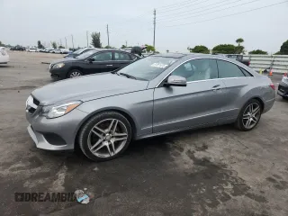 2014 Mercedes-Benz E 350 with VIN WDDKJ5KB5EF276363, listed as a Copart auction lot 61951425 with 71,154 mi miles and Salvage title. Bid and sale history available at DreamBid. Image 1.