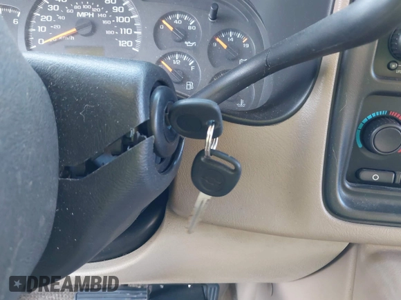 2003 Chevrolet Suburban LT z VIN 3GNEC16Z03G317762, wystawiony jako IAAI lot #40997537 z przebiegiem Nie podano mil oraz . Historia ofert i sprzedaży dostępna na DreamBid. Obrazek 11.