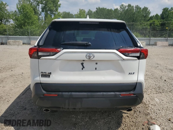 2020 Toyota RAV4 XLE with VIN JTMW1RFV8LD060197, listed as a Copart auction lot 61223725 with 33,135 mi miles and Salvage title. Bid and sale history available at DreamBid. Image 6.
