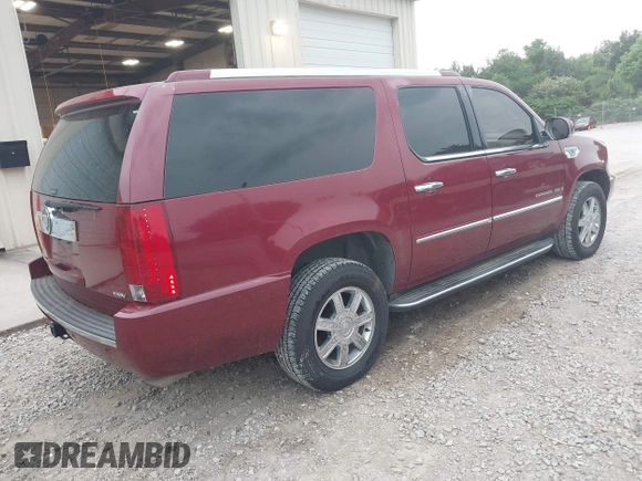 2007 Cadillac Escalade ESV z VIN 1GYFK66837R199579, wystawiony jako IAAI lot #42190566 z przebiegiem 196 910 mil mil oraz . Historia ofert i sprzedaży dostępna na DreamBid. Obrazek 4.