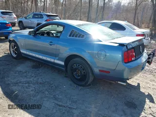 2008 Ford Mustang Deluxe with VIN 1ZVHT80NX85135471, listed as a IAAI auction lot 41985289 with 148,952 mi miles. Bid and sale history available at carsss.com. Image 3.