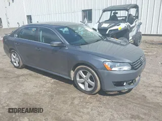 2013 Volkswagen Passat SE w/Sunroof with VIN 1VWBH7A39DC070066, listed as a IAAI auction lot 41956865 with 186,414 mi miles. Bid and sale history available at carsss.com. Image 1.