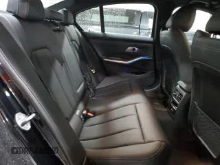 2022 BMW 3 Series 330i xDrive z VIN 3MW5R7J06N8C42045, wystawiony jako Copart lot #58021665 z przebiegiem 21 234 mil mil oraz Szkoda całkowita • Salvage title. Historia ofert i sprzedaży dostępna na DreamBid. Obrazek 10.
