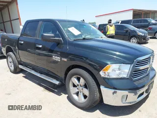 2016 Ram 1500 Lone Star z VIN 3C6RR6LT3GG292195, wystawiony jako IAAI lot #42223846 z przebiegiem 102 810 mil mil oraz . Historia ofert i sprzedaży dostępna na DreamBid. Obrazek 1.