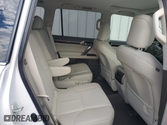 2017 Lexus GX 460 z VIN JTJBM7FX4H5162638, wystawiony jako Copart lot #55959905 z przebiegiem 147 601 mil mil oraz Szkoda całkowita • Salvage title. Historia ofert i sprzedaży dostępna na DreamBid. Obrazek 11.