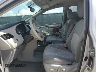 2012 Toyota Sienna LE AAS z VIN 5TDKK3DC7CS238373, wystawiony jako Copart lot #61186245 z przebiegiem 200 950 mil mil oraz Szkoda całkowita • Salvage title. Historia ofert i sprzedaży dostępna na DreamBid. Obrazek 7.