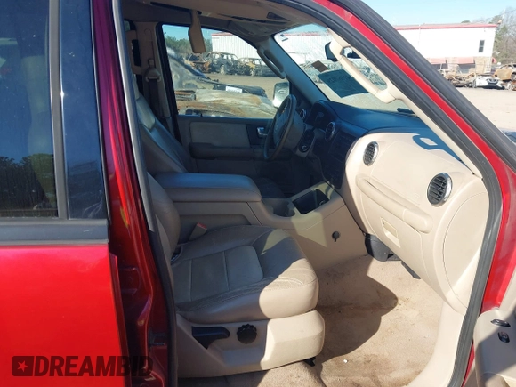2004 Ford Expedition Eddie Bauer with VIN 1FMPU17L74LB55900, listed as a IAAI auction lot 41667029 with 380,947 mi miles. Bid and sale history available at carsss.com. Image 5.