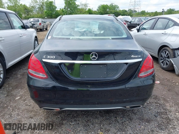 2017 Mercedes-Benz C 300 z VIN 55SWF4KB2HU204406, wystawiony jako IAAI lot #42219682 z przebiegiem 138 399 mil mil oraz . Historia ofert i sprzedaży dostępna na DreamBid. Obrazek 16.