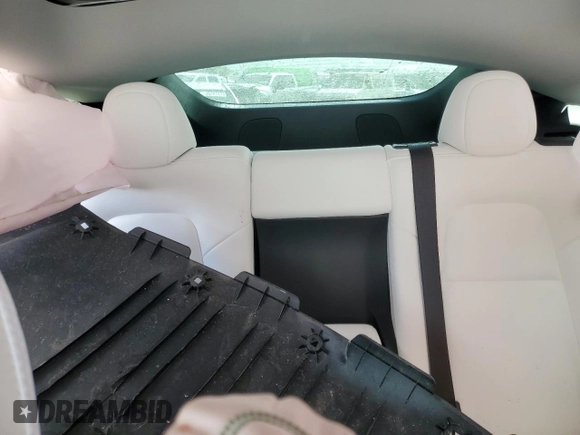 2024 Tesla Model Y Long Range with VIN 7SAYGDEE2RA335818, listed as a Copart auction lot 48821475 with 4,415 mi miles and Salvage Title. Bid and sale history available at DreamBid. Image 10.
