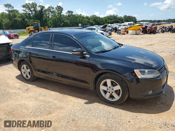2012 Volkswagen Jetta TDI w/Premium & Nav with VIN 3VWLL7AJ7CM367139, listed as a Copart auction lot 60587835 with 238,919 mi miles and Clean title. Bid and sale history available at DreamBid. Image 4.