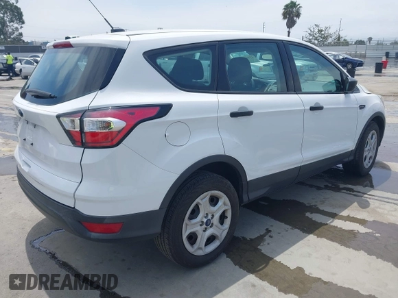 2017 Ford Escape S z VIN 1FMCU0F72HUE74070, wystawiony jako IAAI lot #42462043 z przebiegiem 73 682 mil mil oraz . Historia ofert i sprzedaży dostępna na DreamBid. Obrazek 4.