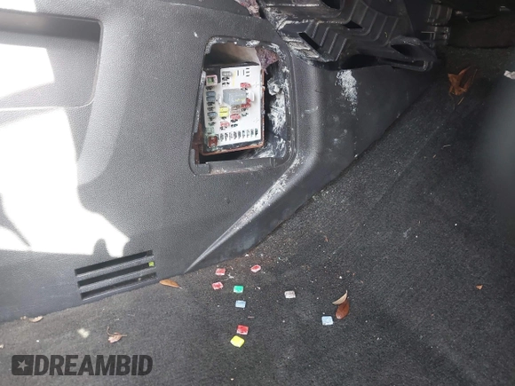 2013 Chevrolet Equinox LT with VIN 2GNFLDE39D6415074, listed as a IAAI auction lot 41270552 with Not Provided miles and . Bid and sale history available at DreamBid. Image 13.