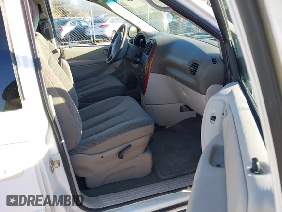2005 Chrysler Town & Country LX z VIN 2C4GP44R65R509839, wystawiony jako IAAI lot #40433491 z przebiegiem 181 603 mil mil oraz . Historia ofert i sprzedaży dostępna na DreamBid. Obrazek 5.
