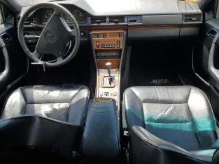1992 Mercedes-Benz 300 E с VIN WDBEA30D2NB596584, выставлен на аукционе Copart как лот 61810125 с пробегом 134 906 миль миль и Чистый • Clean title. История ставок и продаж доступна на DreamBid. Изображение 8.