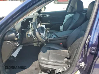 2017 Alfa Romeo Giulia z VIN ZARFAEBN3H7551285, wystawiony jako Copart lot #60861475 z przebiegiem 30 158 mil mil oraz Szkoda całkowita • Salvage title. Historia ofert i sprzedaży dostępna na DreamBid. Obrazek 7.
