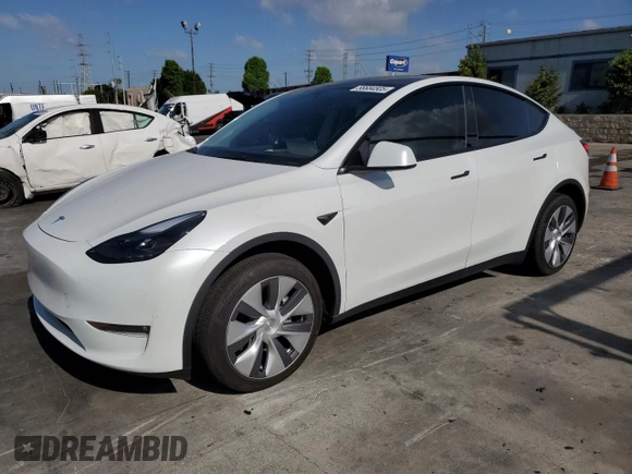 2024 Tesla Model Y Long Range with VIN 7SAYGDEE2RF090540, listed as a Copart auction lot 56684505 with 18,261 mi miles and Salvage title. Bid and sale history available at DreamBid. Image 1.