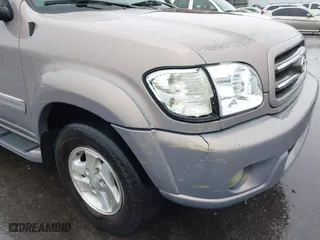 2002 Toyota Sequoia Limited with VIN 5TDZT38A52S117036, listed as a IAAI auction lot 41552478 with 275,583 mi miles. Bid and sale history available at carsss.com. Image 14.