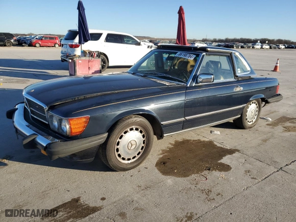 1988 Mercedes-Benz 560 Series 560SL with VIN WDBBA48D9JA089761, listed as a Copart auction lot 86198784 with 139,576 mi miles and Clean Title. Bid and sale history available at carsss.com. Image 1.