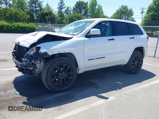 2020 Jeep Grand Cherokee Laredo E z VIN 1C4RJFAGXLC199564, wystawiony jako IAAI lot #42142905 z przebiegiem 83 024 mil mil oraz . Historia ofert i sprzedaży dostępna na DreamBid. Obrazek 2.