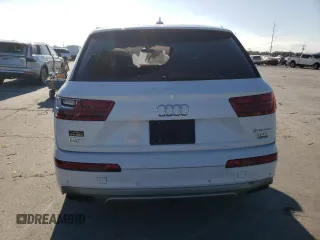 2017 Audi Q7 Premium Plus with VIN WA1LAAF77HD000063, listed as a Copart auction lot 84598164 with 124,529 mi miles and Salvage Title. Bid and sale history available at carsss.com. Image 6.
