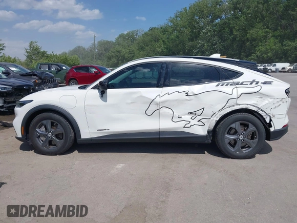2021 Ford Mustang Mach-E Select z VIN 3FMTK1RM5MMA09245, wystawiony jako IAAI lot #42285393 z przebiegiem 97 554 mil mil oraz . Historia ofert i sprzedaży dostępna na DreamBid. Obrazek 15.