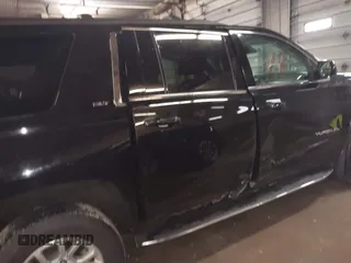 2017 GMC Yukon XL SLT with VIN 1GKS2GKC9HR320853, listed as a IAAI auction lot 41935263 with 83,985 mi miles. Bid and sale history available at carsss.com. Image 6.