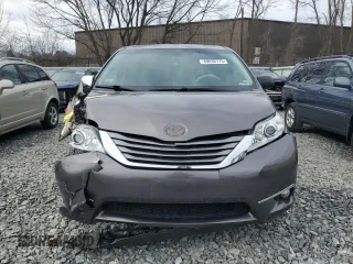 2013 Toyota Sienna XLE with VIN 5TDDK3DC4DS049917, listed as a Copart auction lot 49036775 with 283,608 mi miles and Clean Title. Bid and sale history available at DreamBid. Image 5.