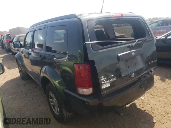 2010 Dodge Nitro SE z VIN 1D4PT2GK8AW124799, wystawiony jako Copart lot #71811164 z przebiegiem 108 013 mil mil oraz Szkoda całkowita • Salvage title. Historia ofert i sprzedaży dostępna na DreamBid. Obrazek 2.
