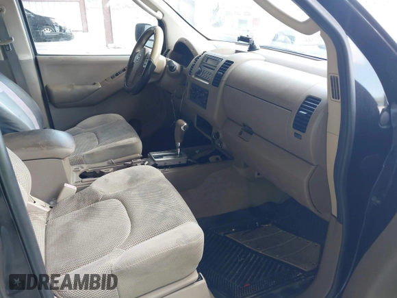 2007 Nissan Frontier SE z VIN 1N6AD07U77C441003, wystawiony jako IAAI lot #42264523 z przebiegiem 423 457 mil mil oraz . Historia ofert i sprzedaży dostępna na DreamBid. Obrazek 5.
