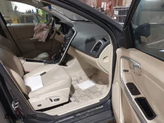 2016 Volvo XC60 T5 Drive-E Premier with VIN YV440MDK1G2843205, listed as a IAAI auction lot 41974484 with 135,448 mi miles. Bid and sale history available at carsss.com. Image 5.