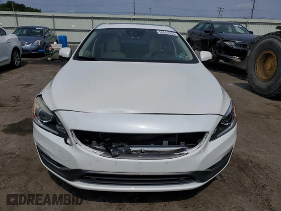 2015 Volvo V60 z VIN YV1612SD5F1202932, wystawiony jako Copart lot #56551523 z przebiegiem 83 417 mil mil oraz . Historia ofert i sprzedaży dostępna na DreamBid. Obrazek 5.