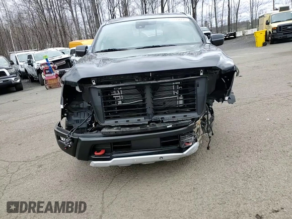 2024 Nissan Titan Pro-4X z VIN 1N6AA1ED9RN108679, wystawiony jako Copart lot #53356715 z przebiegiem 23 038 mil mil oraz Szkoda całkowita • Salvage title. Historia ofert i sprzedaży dostępna na DreamBid. Obrazek 10.