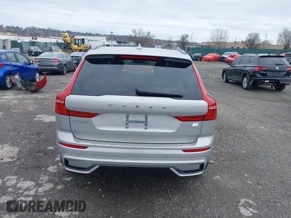 2024 Volvo XC60 Recharge Plug-In Hybrid Plus Dark Theme with VIN YV4H60DL1R1763252, listed as a IAAI auction lot 41731933 with 8,959 mi miles. Bid and sale history available at carsss.com. Image 16.