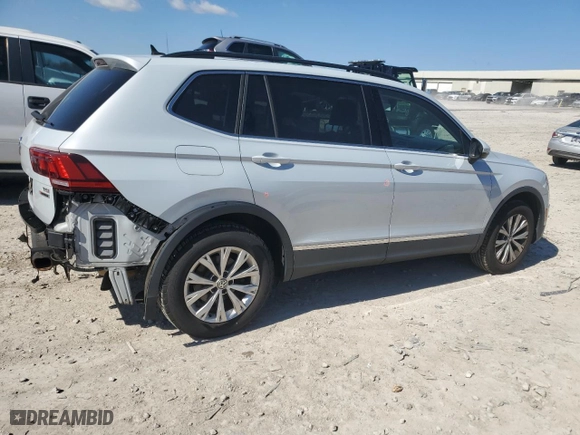 2018 Volkswagen Tiguan SEL with VIN 3VV2B7AX1JM169502, listed as a Copart auction lot 50121025 with 133,229 mi miles and Salvage Title. Bid and sale history available at carsss.com. Image 3.
