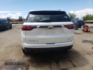 2022 Chevrolet Traverse Premier z VIN 1GNEVKKW3NJ124289, wystawiony jako Copart lot #56140475 z przebiegiem 71 798 mil mil oraz Szkoda całkowita • Salvage title. Historia ofert i sprzedaży dostępna na DreamBid. Obrazek 6.