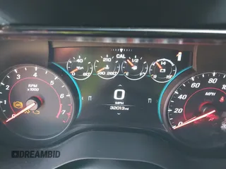 2018 Chevrolet Camaro 2SS z VIN 1G1FG1R77J0179000, wystawiony jako IAAI lot #42012808 z przebiegiem 32 013 mil mil oraz . Historia ofert i sprzedaży dostępna na DreamBid. Obrazek 7.