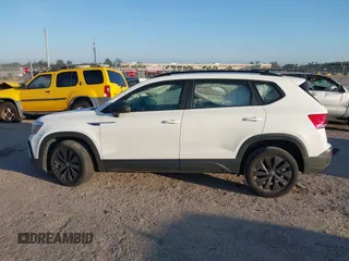 2023 Volkswagen Taos S z VIN 3VVDX7B23PM350624, wystawiony jako IAAI lot #41510156 z przebiegiem 34 203 mil mil oraz . Historia ofert i sprzedaży dostępna na DreamBid. Obrazek 14.