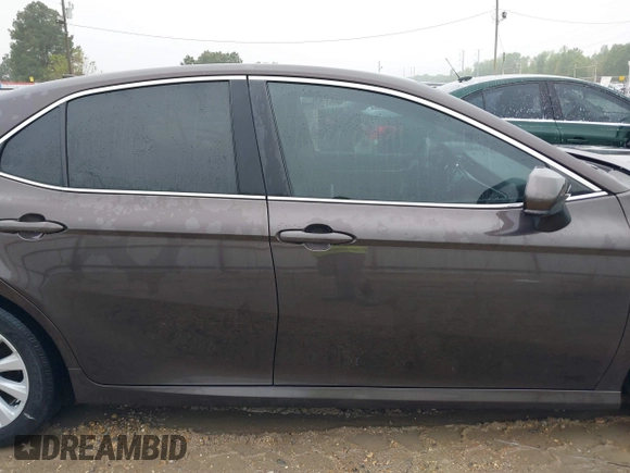 2020 Toyota Camry LE with VIN 4T1C11AK1LU320677, listed as a IAAI auction lot 41914421 with 94,291 mi miles. Bid and sale history available at carsss.com. Image 14.