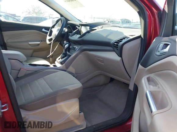 2015 Ford Escape SE with VIN 1FMCU0GX3FUC80207, listed as a IAAI auction lot 41665897 with 153,891 mi miles. Bid and sale history available at carsss.com. Image 5.