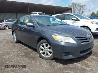 2011 Toyota Camry LE with VIN 4T1BF3EK5BU605061, listed as a IAAI auction lot 41999902 with 231,303 mi miles. Bid and sale history available at carsss.com. Image 1.