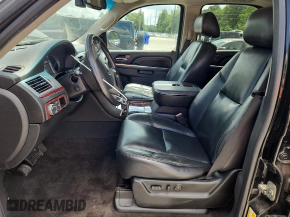 2010 Cadillac Escalade Luxury z VIN 1GYUCBEF9AR249146, wystawiony jako Copart lot #60971125 z przebiegiem 231 158 mil mil oraz Czysty tytuł • Clean title. Historia ofert i sprzedaży dostępna na DreamBid. Obrazek 7.