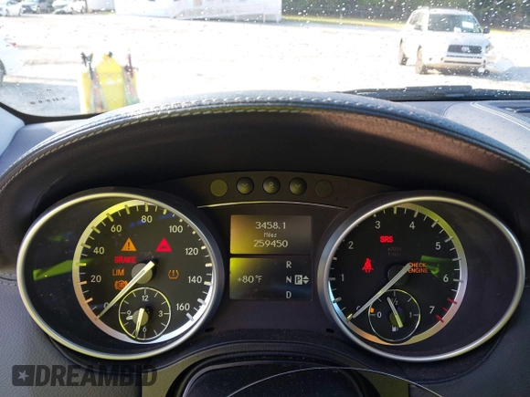 2011 Mercedes-Benz GL-Class GL 450 with VIN 4JGBF7BE9BA706482, listed as a IAAI auction lot 42183670 with 259,450 mi miles. Bid and sale history available at carsss.com. Image 7.