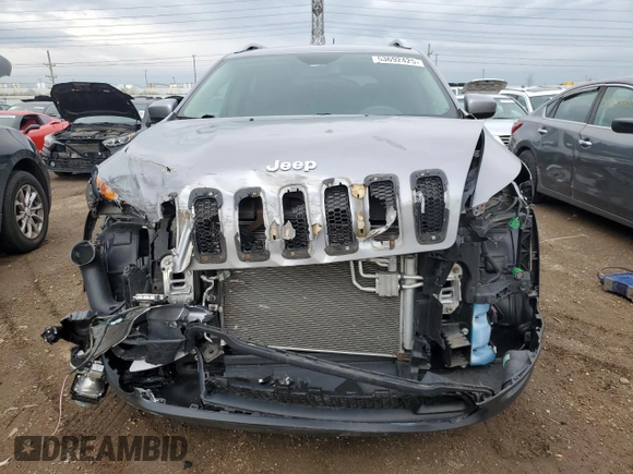 2018 Jeep Cherokee Latitude with VIN 1C4PJLCX5JD518007, listed as a Copart auction lot 53692425 with 30,101 mi miles and Salvage Title. Bid and sale history available at DreamBid. Image 5.