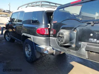2008 Toyota FJ Cruiser with VIN JTEBU11F58K018771, listed as a IAAI auction lot 41279974 with 249,384 mi miles. Bid and sale history available at carsss.com. Image 3.