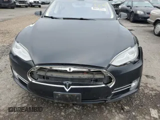 2014 Tesla Model S 60 with VIN 5YJSA1H18EFP45810, listed as a Copart auction lot 86313244 with Not Provided miles and Salvage Title. Bid and sale history available at DreamBid. Image 11.